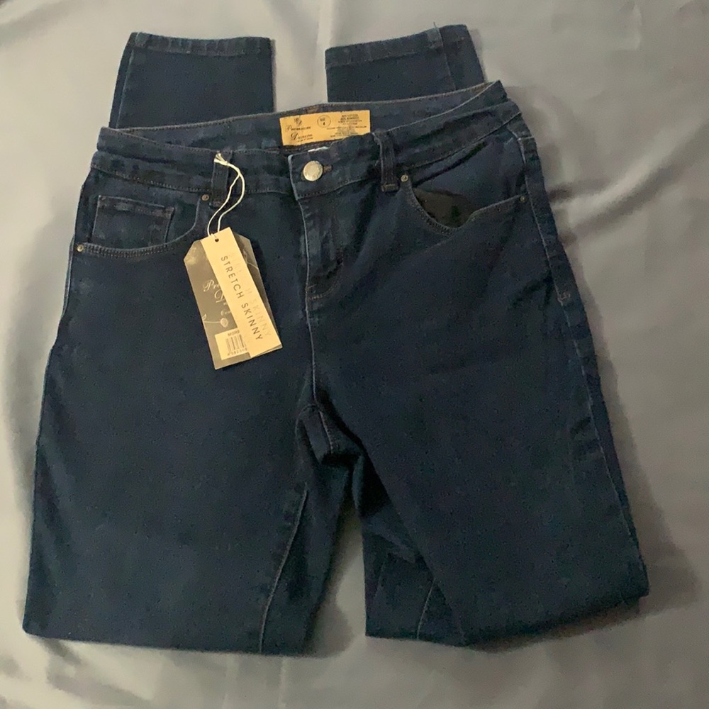 Premium Denim Jeans, Size 4 NWT MAKE AN OFFER!!!
